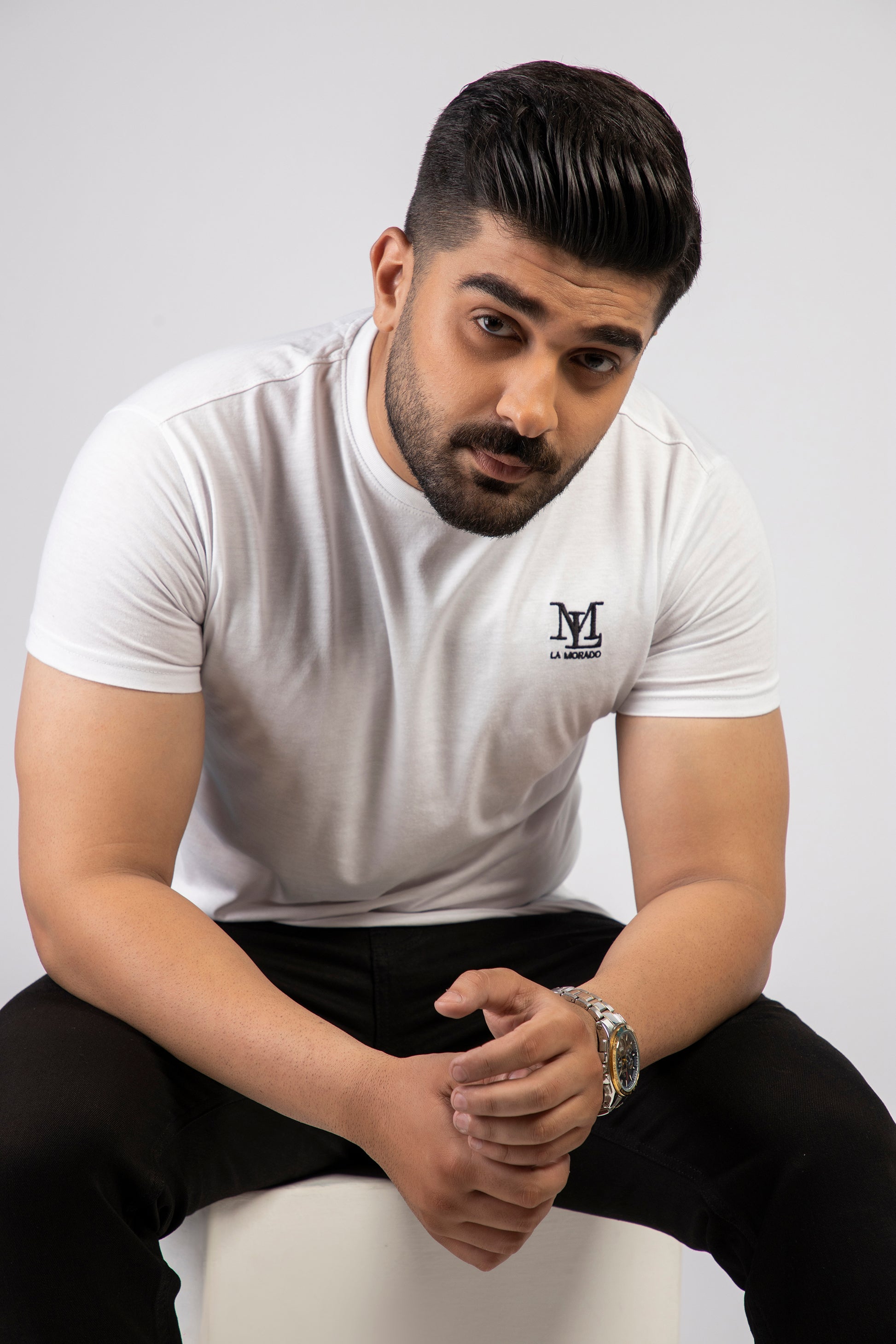 Latest White Round Neck Plan t-shirt Pakistan