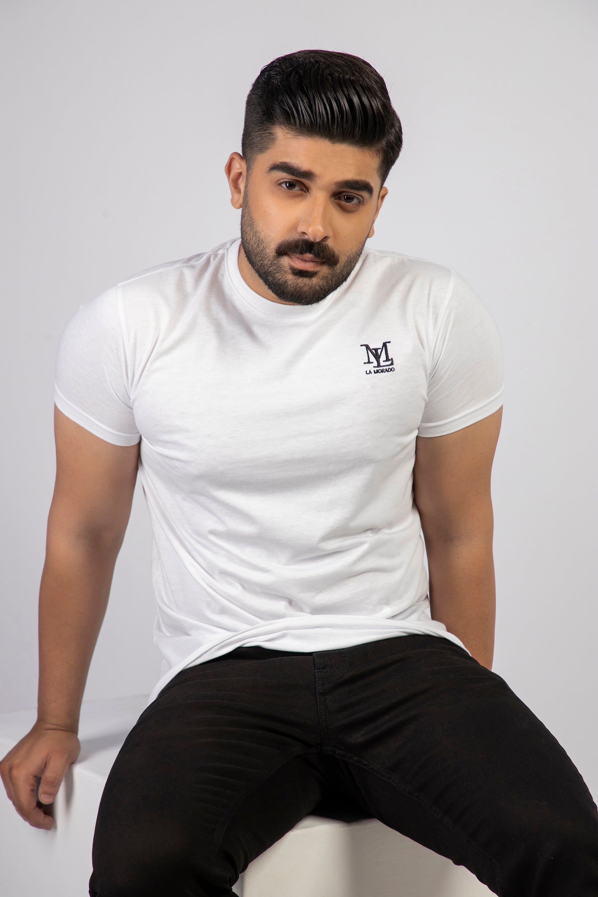 Latest White Round Neck Plan t-shirt Pakistan