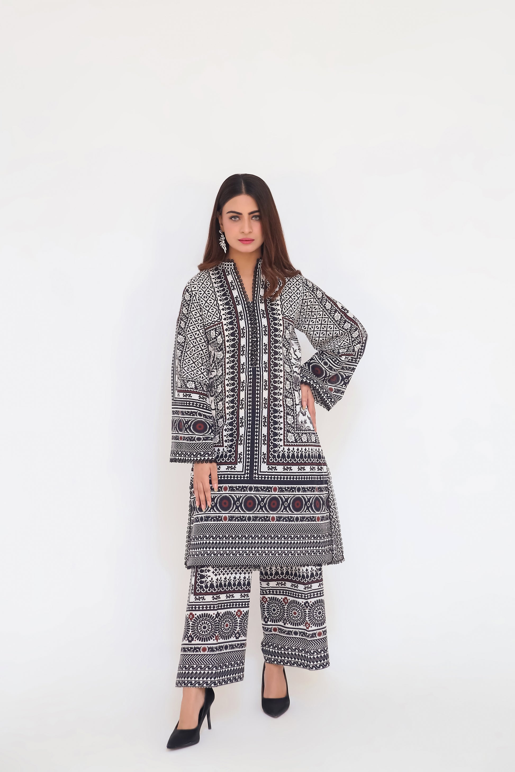 Saadia Ahmed LWSU-25P202 2-Pcs Printed Lawn Outfit with Elegant Black and White Patterns
