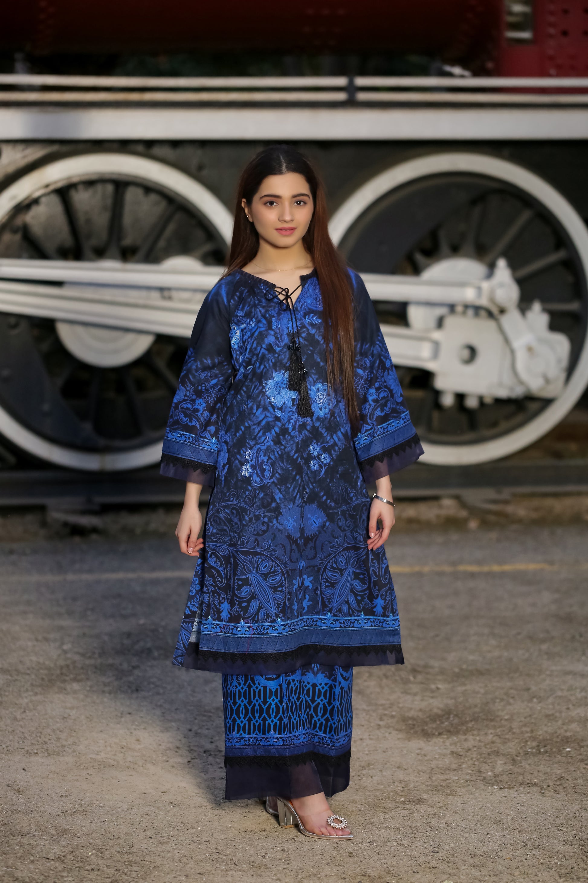 Saadia Ahmed LWSU-25P206 2-Pcs Printed Lawn in navy blue featuring intricate floral patterns and a stylish design