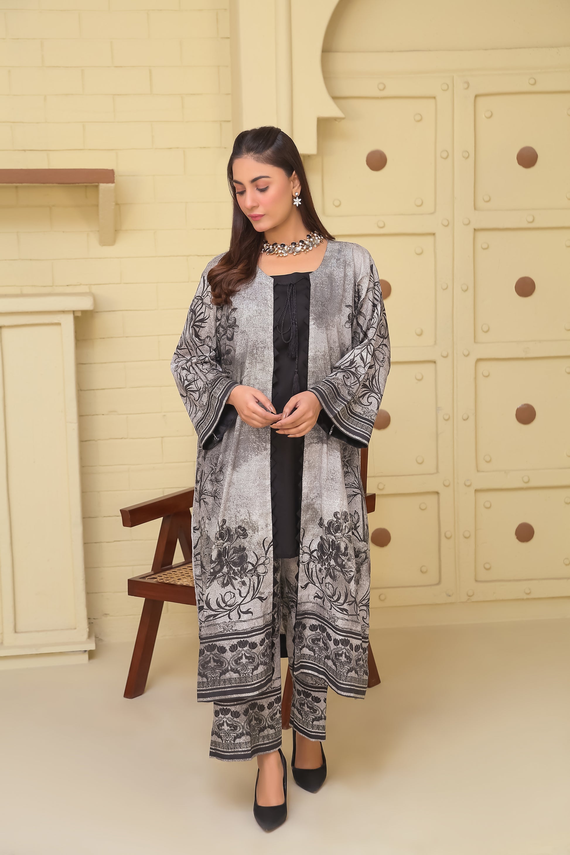 Saadia Ahmed LWSU-25P207 2-Pcs Printed Lawn Set with Elegant Black and White Floral Design